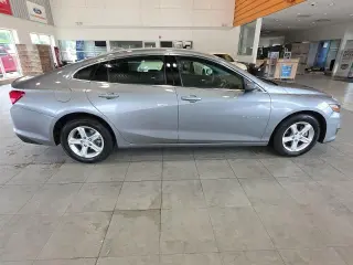 Chevrolet Malibu 2024 LT 4 puertas Sedán con 1LT