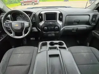 Chevrolet Silverado 2500HD 2020 4x4 Custom 4 puertas Cabina Crew SB