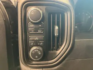 Chevrolet Silverado 1500 2022 4x4 Work Truck 4 puertas Crew Cab 5.8 pies. SB