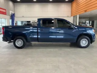 Chevrolet Silverado 1500 2022 4x4 Work Truck 4 puertas Crew Cab 5.8 pies. SB