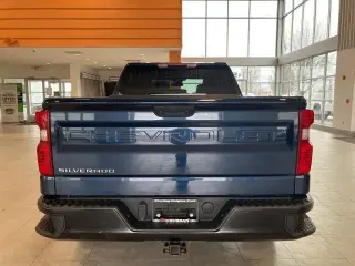 Chevrolet Silverado 1500 2022 4x4 Work Truck 4 puertas Crew Cab 5.8 pies. SB