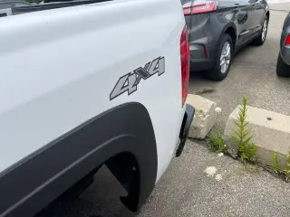 Chevrolet Silverado 1500 2013 4x4 LS Cabina Extendida 4 puertas 6.5 pies. SB