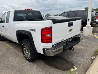 Chevrolet Silverado 1500 2013 4x4 LS Cabina Extendida 4 puertas 6.5 pies. SB