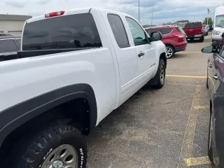 Chevrolet Silverado 1500 2013 4x4 LS Cabina Extendida 4 puertas 6.5 pies. SB