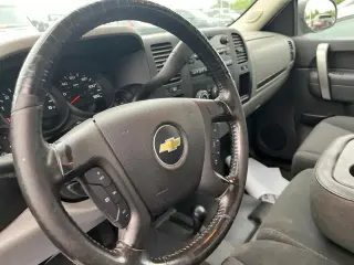 Chevrolet Silverado 1500 2013 4x4 LS Cabina Extendida 4 puertas 6.5 pies. SB