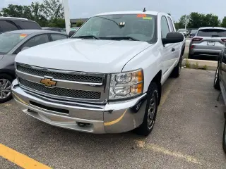 Chevrolet Silverado 1500 2013 4x4 LS Cabina Extendida 4 puertas 6.5 pies. SB