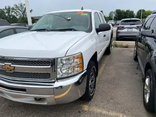 Chevrolet Silverado 1500 2013 4x4 LS Cabina Extendida 4 puertas 6.5 pies. SB