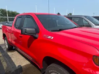 Chevrolet Silverado 1500 2020 4x4 RST 4 puertas Cabina Doble 6.6 pies. SB