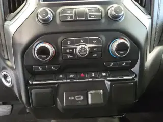 Chevrolet Silverado 1500 2020 4x4 LT 4 puertas Cabina Crew 6.6 pies. SB