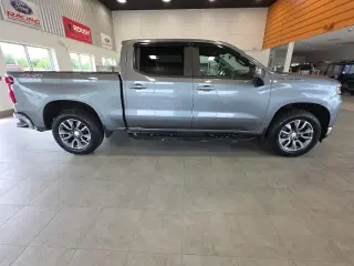 Chevrolet Silverado 1500 2020 4x4 LT 4 puertas Cabina Crew 6.6 pies. SB