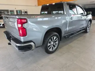 Chevrolet Silverado 1500 2020 4x4 LT 4 puertas Cabina Crew 6.6 pies. SB
