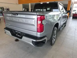 Chevrolet Silverado 1500 2020 4x4 LT 4 puertas Cabina Crew 6.6 pies. SB