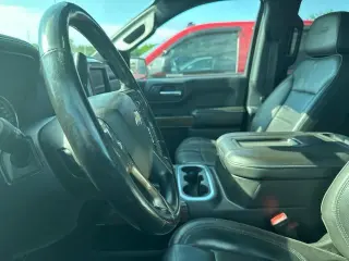 Chevrolet Silverado 1500 2019 4x4 High Country 4 puertas Cabina Crew 5.8 pies. Caja corta