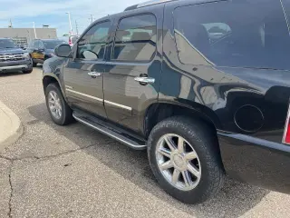 GMC Yukon 2012 AWD Denali 4 puertas SUV