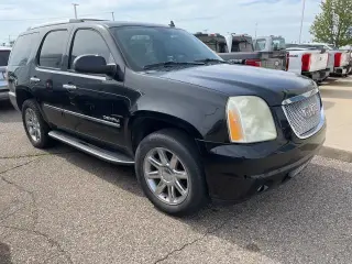 GMC Yukon 2012 AWD Denali 4 puertas SUV