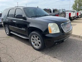 GMC Yukon 2012 AWD Denali 4 puertas SUV