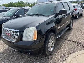 GMC Yukon 2012 AWD Denali 4 puertas SUV