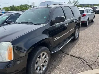 GMC Yukon 2012 AWD Denali 4 puertas SUV