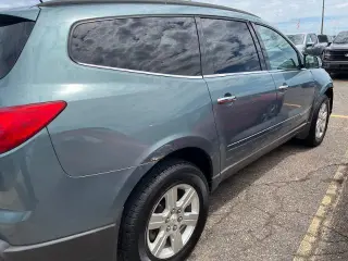 Chevrolet Traverse 2009 LT 4 puertas SUV con 1LT
