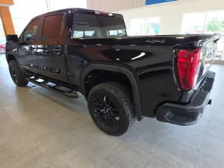 GMC Sierra 1500 2020 4x4 Base 4 puertas Cabina Crew 6.6 pies. SB