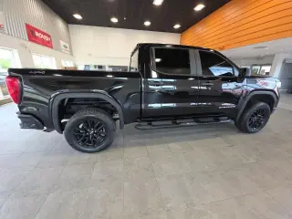 GMC Sierra 1500 2020 4x4 Base 4 puertas Cabina Crew 6.6 pies. SB