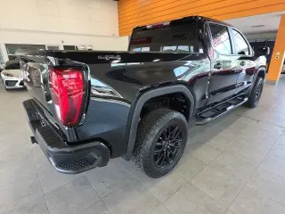 GMC Sierra 1500 2020 4x4 Base 4 puertas Cabina Crew 6.6 pies. SB