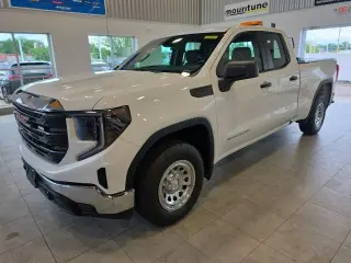 GMC Sierra 1500 2023 4x4 Pro 4 puertas Cabina Doble 6.6 pies. SB