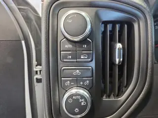 GMC Sierra 1500 2023 4x4 Pro 4 puertas Cabina Doble 6.6 pies. SB