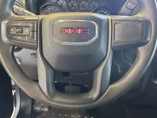GMC Sierra 1500 2023 4x4 Pro 4 puertas Cabina Doble 6.6 pies. SB