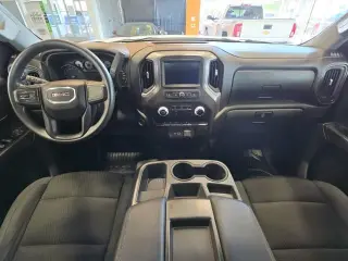 GMC Sierra 1500 2023 4x4 Pro 4 puertas Cabina Doble 6.6 pies. SB
