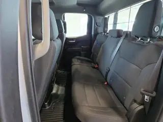 GMC Sierra 1500 2023 4x4 Pro 4 puertas Cabina Doble 6.6 pies. SB