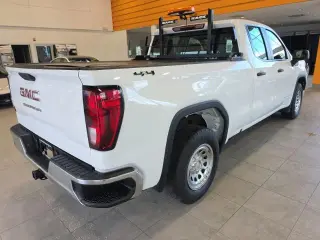 GMC Sierra 1500 2023 4x4 Pro 4 puertas Cabina Doble 6.6 pies. SB