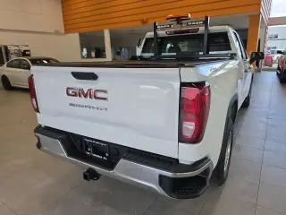 GMC Sierra 1500 2023 4x4 Pro 4 puertas Cabina Doble 6.6 pies. SB