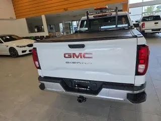 GMC Sierra 1500 2023 4x4 Pro 4 puertas Cabina Doble 6.6 pies. SB