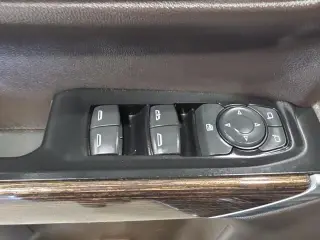 GMC Sierra 1500 2019 4x4 SLE Cabina Crew 4 puertas 5.8 pies. Caja corta