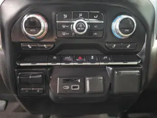 GMC Sierra 1500 2019 4x4 SLE Cabina Crew 4 puertas 5.8 pies. Caja corta
