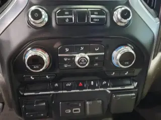 GMC Sierra 1500 2019 4x4 SLE Cabina Crew 4 puertas 5.8 pies. Caja corta