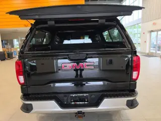 GMC Sierra 1500 2019 4x4 SLE Cabina Crew 4 puertas 5.8 pies. Caja corta