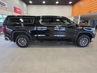 GMC Sierra 1500 2019 4x4 SLE Cabina Crew 4 puertas 5.8 pies. Caja corta