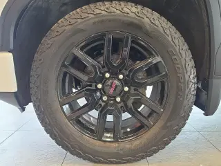 GMC Sierra 1500 2021 4x4 Elevation 4 puertas Cabina Crew 5.8 pies. SB