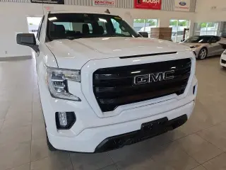 GMC Sierra 1500 2021 4x4 Elevation 4 puertas Cabina Crew 5.8 pies. SB