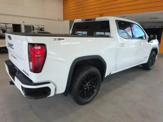 GMC Sierra 1500 2021 4x4 Elevation 4 puertas Cabina Crew 5.8 pies. SB