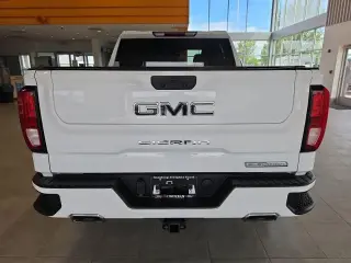 GMC Sierra 1500 2021 4x4 Elevation 4 puertas Cabina Crew 5.8 pies. SB