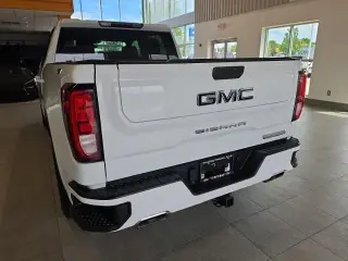 GMC Sierra 1500 2021 4x4 Elevation 4 puertas Cabina Crew 5.8 pies. SB