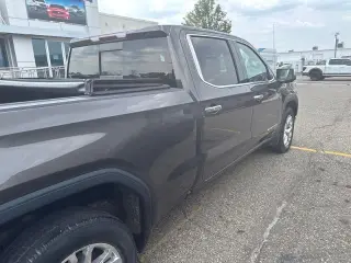 GMC Sierra 1500 2019 4x4 SLT Cabina Crew 4 puertas 5.8 pies. SB
