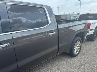 GMC Sierra 1500 2019 4x4 SLT Cabina Crew 4 puertas 5.8 pies. SB
