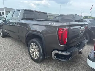 GMC Sierra 1500 2019 4x4 SLT Cabina Crew 4 puertas 5.8 pies. SB