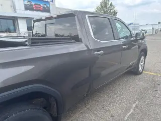 GMC Sierra 1500 2019 4x4 SLT Cabina Crew 4 puertas 5.8 pies. SB