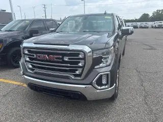 GMC Sierra 1500 2019 4x4 SLT Cabina Crew 4 puertas 5.8 pies. SB