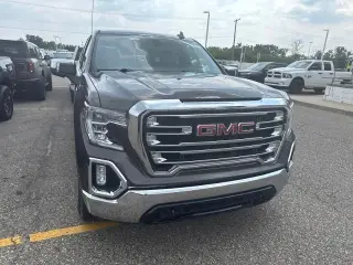 GMC Sierra 1500 2019 4x4 SLT Cabina Crew 4 puertas 5.8 pies. SB